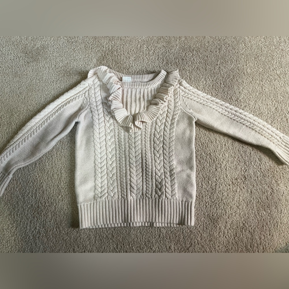 Girls GAP 4T Elegant Cream Cable Knit Sweater Perfect for Fall and Winter
